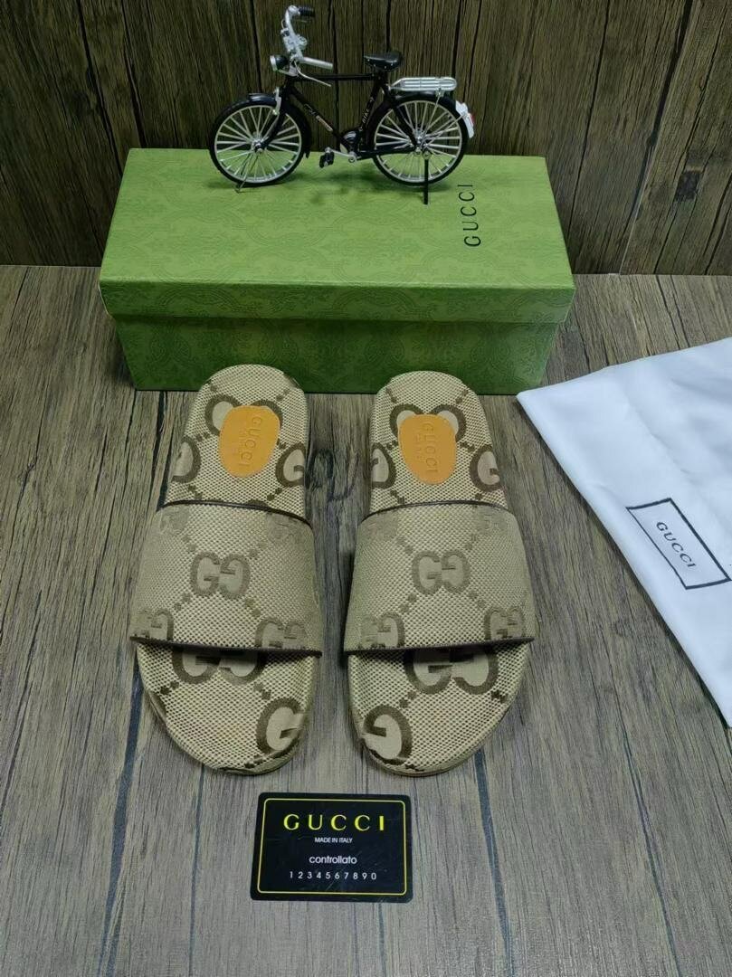Gucci slippers