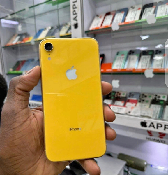 iPhone XR by Apple