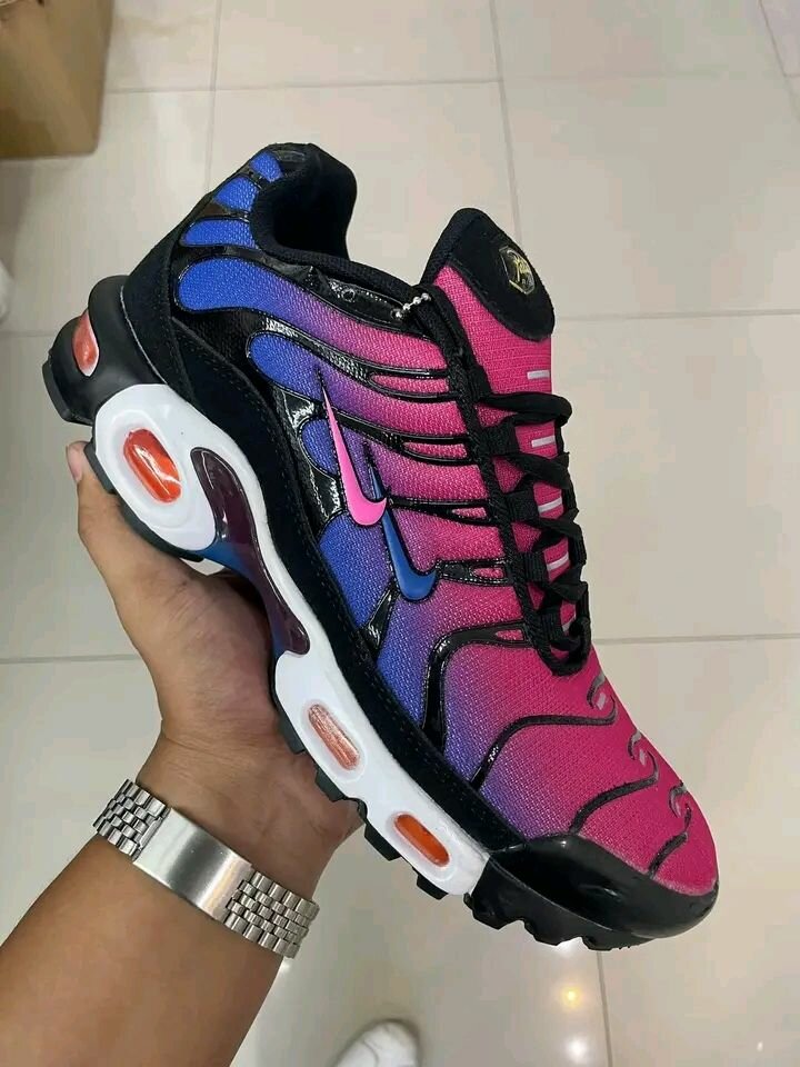 NIKE TN