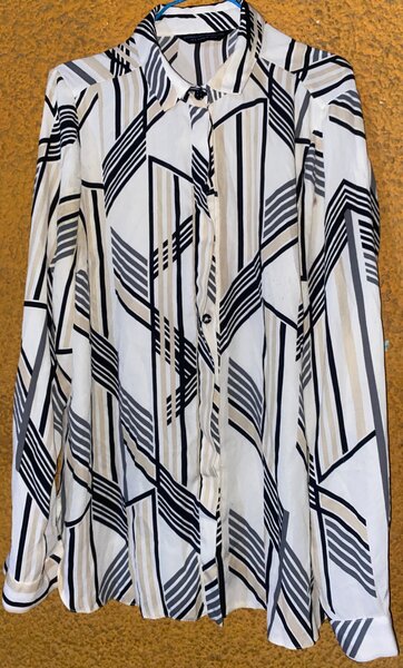 Chemise à rayures géométriques