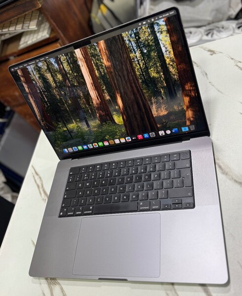 macbook m2 pro 2023