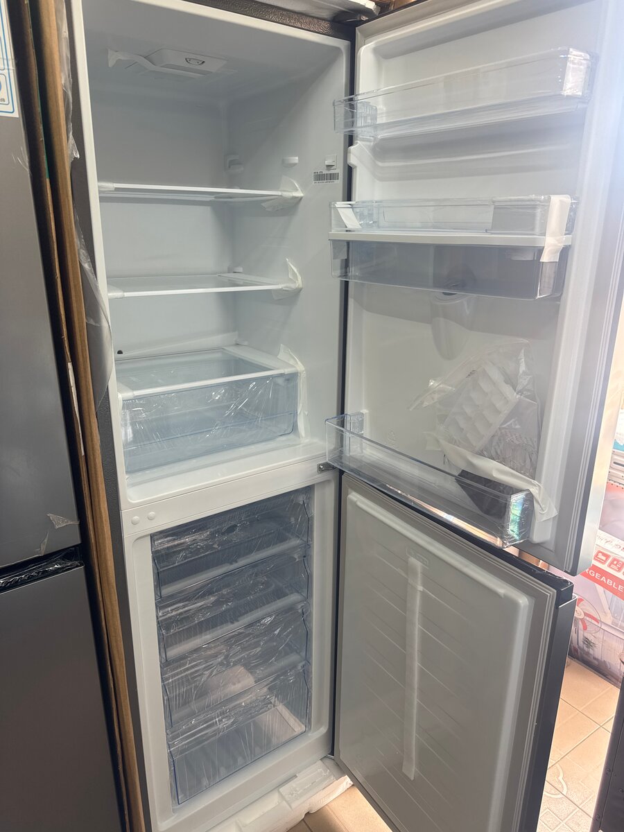 RÉFRIGÉRATEUR HISENSE 240L