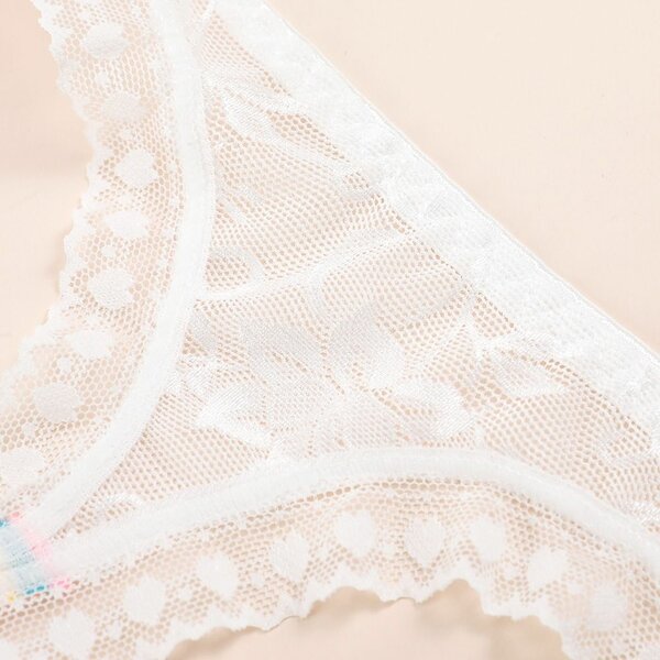 Culotte en dentelle florale