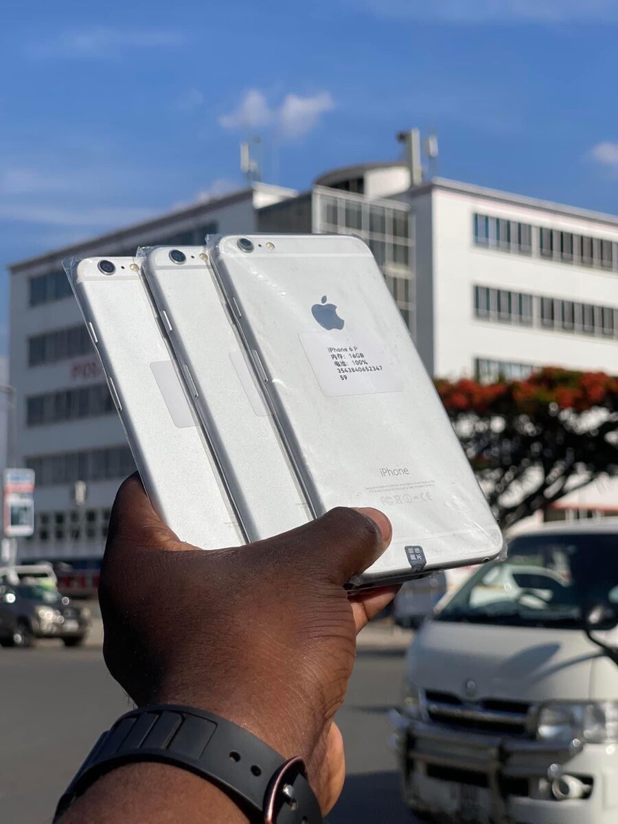 iPhones ,AirPods,Power Banks ,Chargers Etc