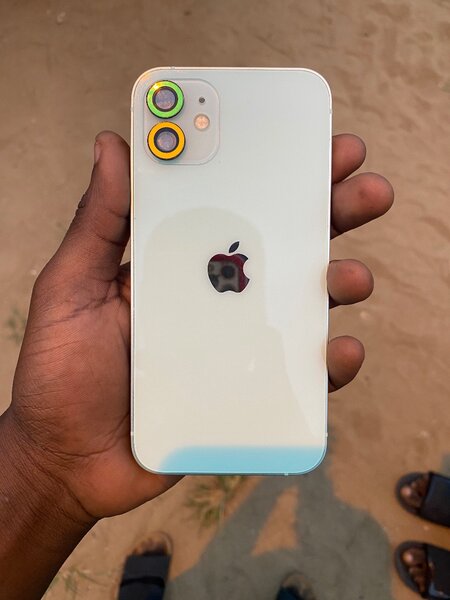 iPhone 12 en excellent état