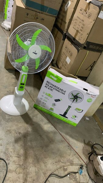Iwin 18inches Rechargeable  Solar Fan with rolling caster