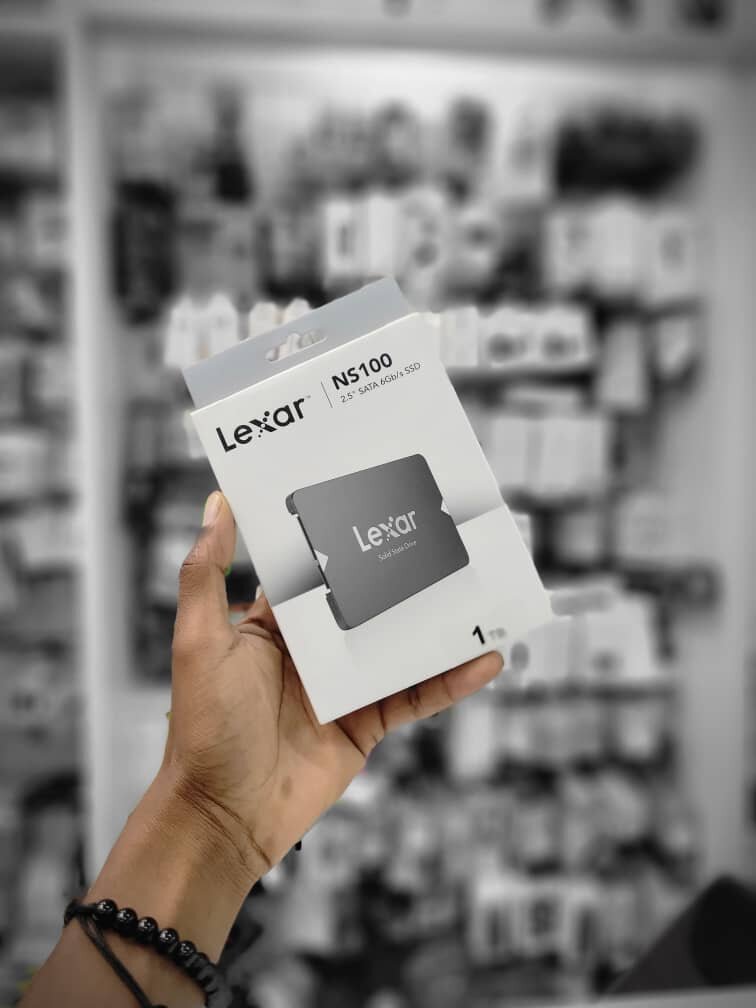 2.5 SATA  1TB ad 512GB SSD