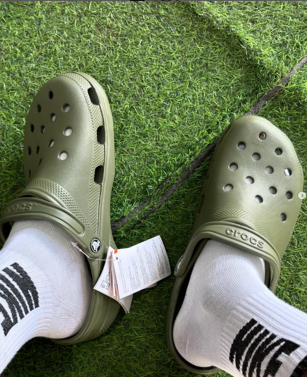 Crocs green