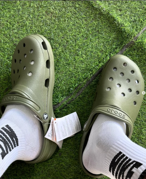 Crocs green