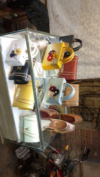HAND MADE CLUTCHES