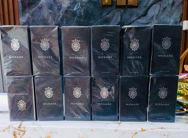 Parfum Monark Homme Élégant