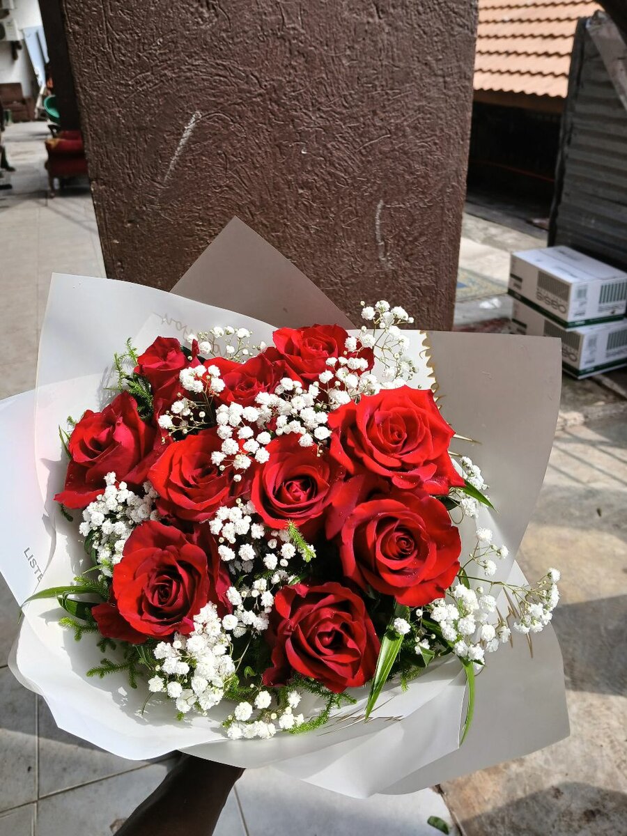 Bouquet de roses rouges fraîches