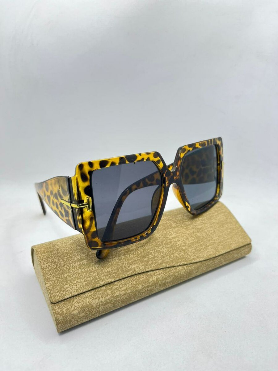 Lunettes de soleil carrées élégantes