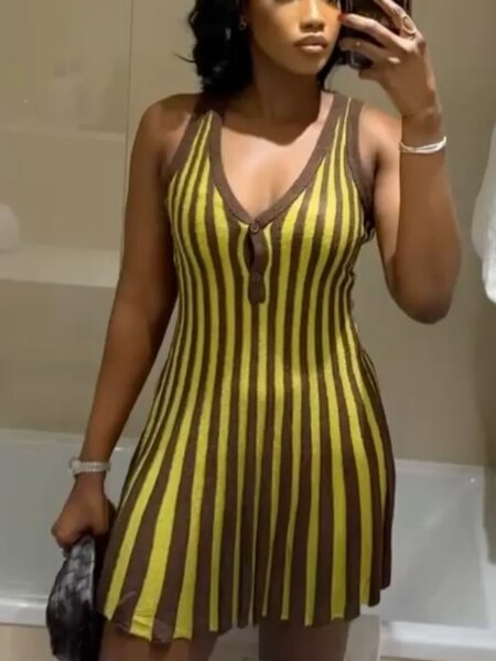 Robe rayée chic d'été