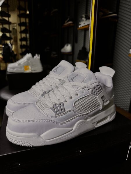 Jordan 4