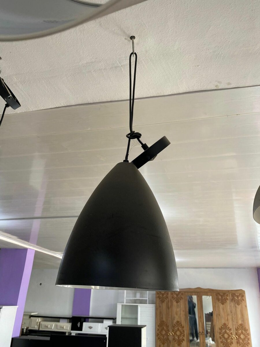 Suspension moderne en métal