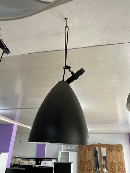 Suspension moderne en métal