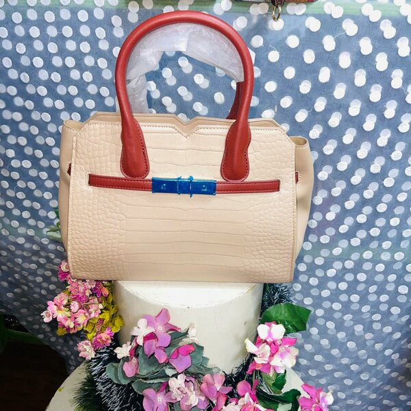 Sac à main élégant cuir