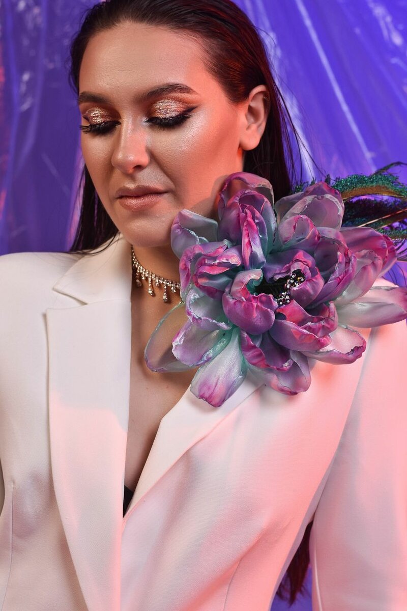 Брошь цветок.