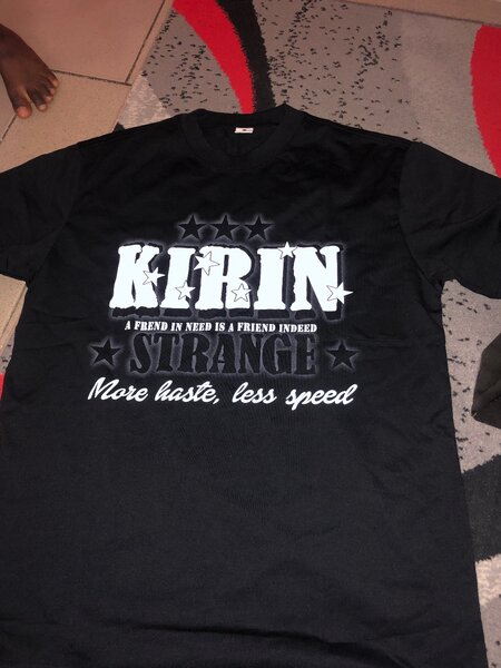 T-shirt noir Kirin Strange
