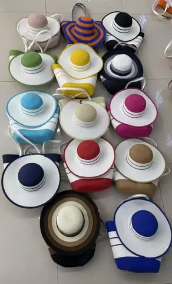Ensemble chapeau et sac d'été