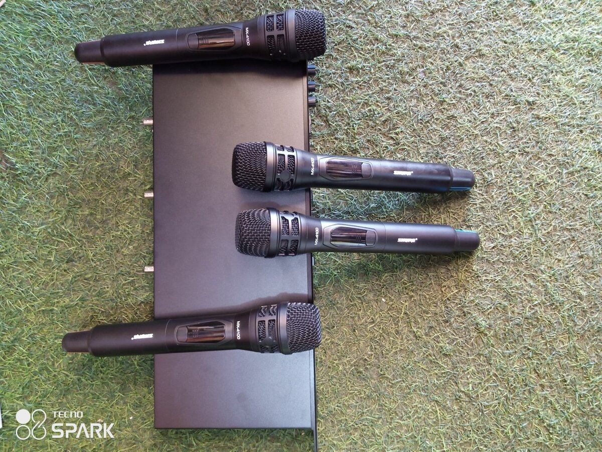 Shure cordless Mic 4 in 1