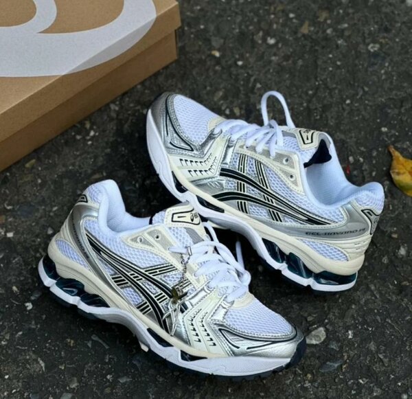 Baskets running ASICS blanches