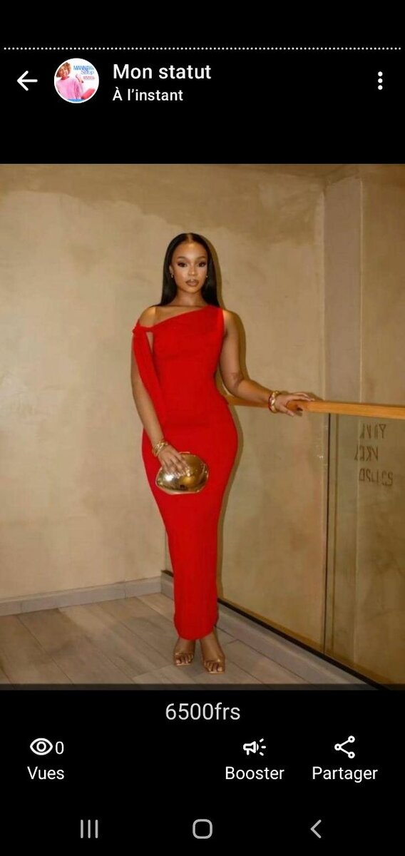 Robe élégante une épaule