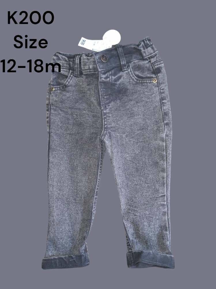 Kids classic jeans for grabs