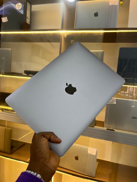 MacBook Pro M1 13,3m retina