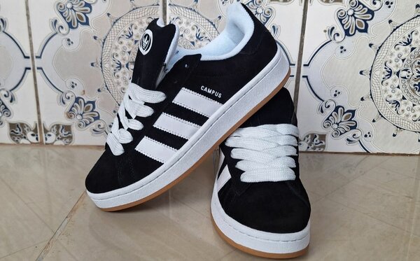 Baskets Campus noires et blanches