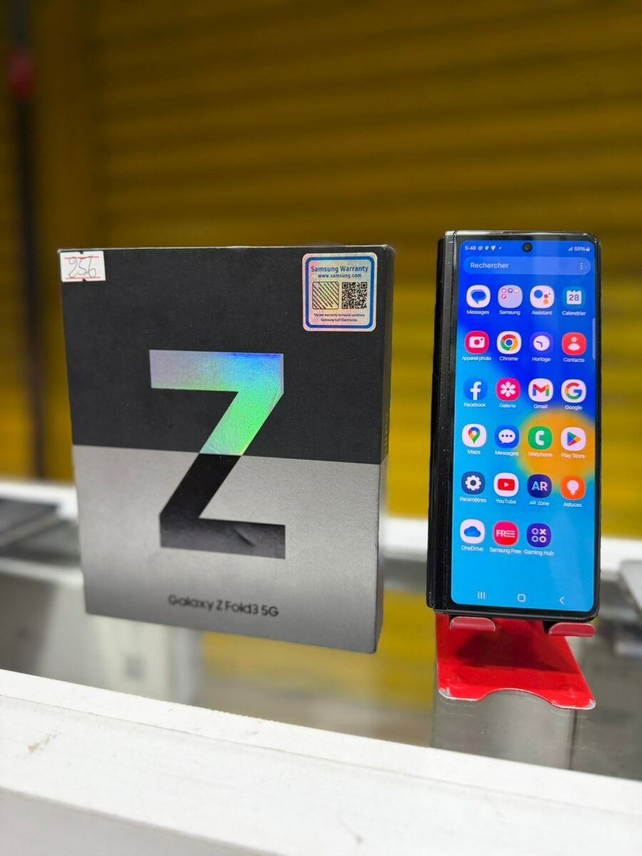 Samsung Z Fold3 2nd main