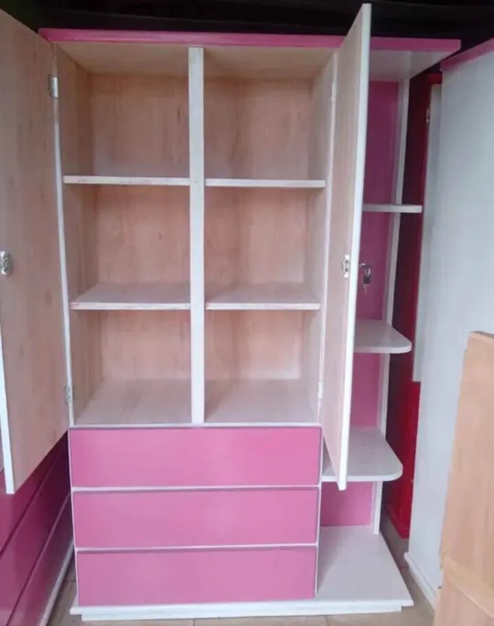 Armoire de rangement moderne