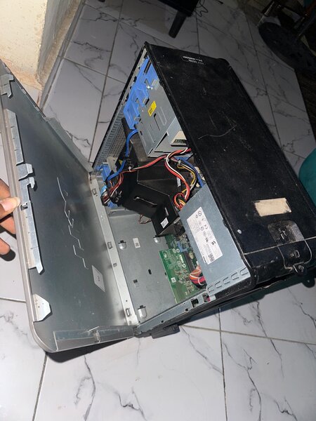 Tour PC Dell OptiPlex 780