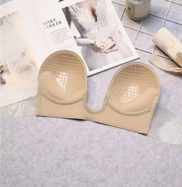 Soutien-gorge adhésif invisible