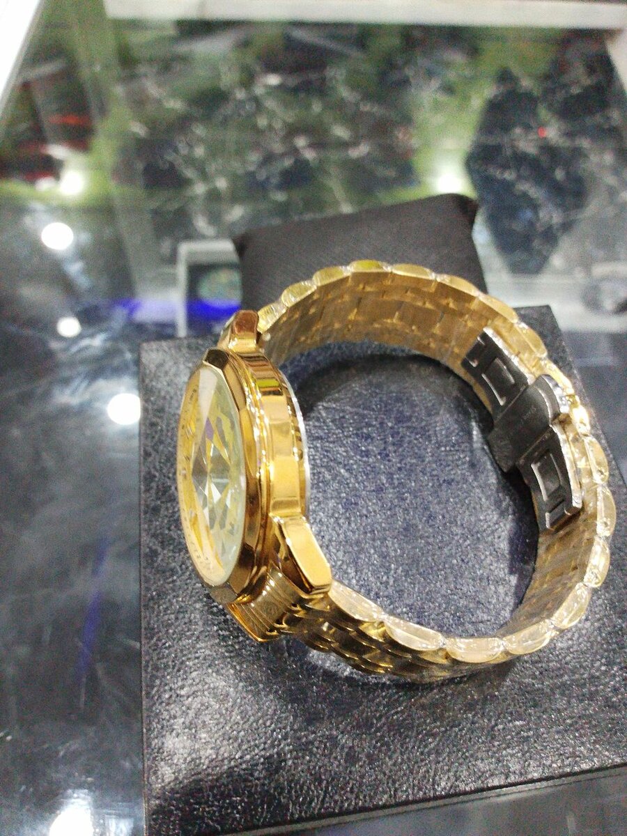 Montre Luxe Dorée Élégante