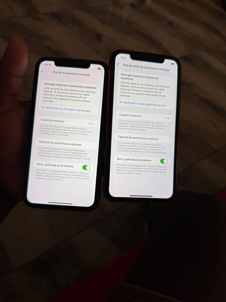 iPhone 11 - Noir et Rouge