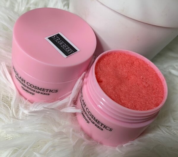 Lip scrub (strawberry flavored)20g