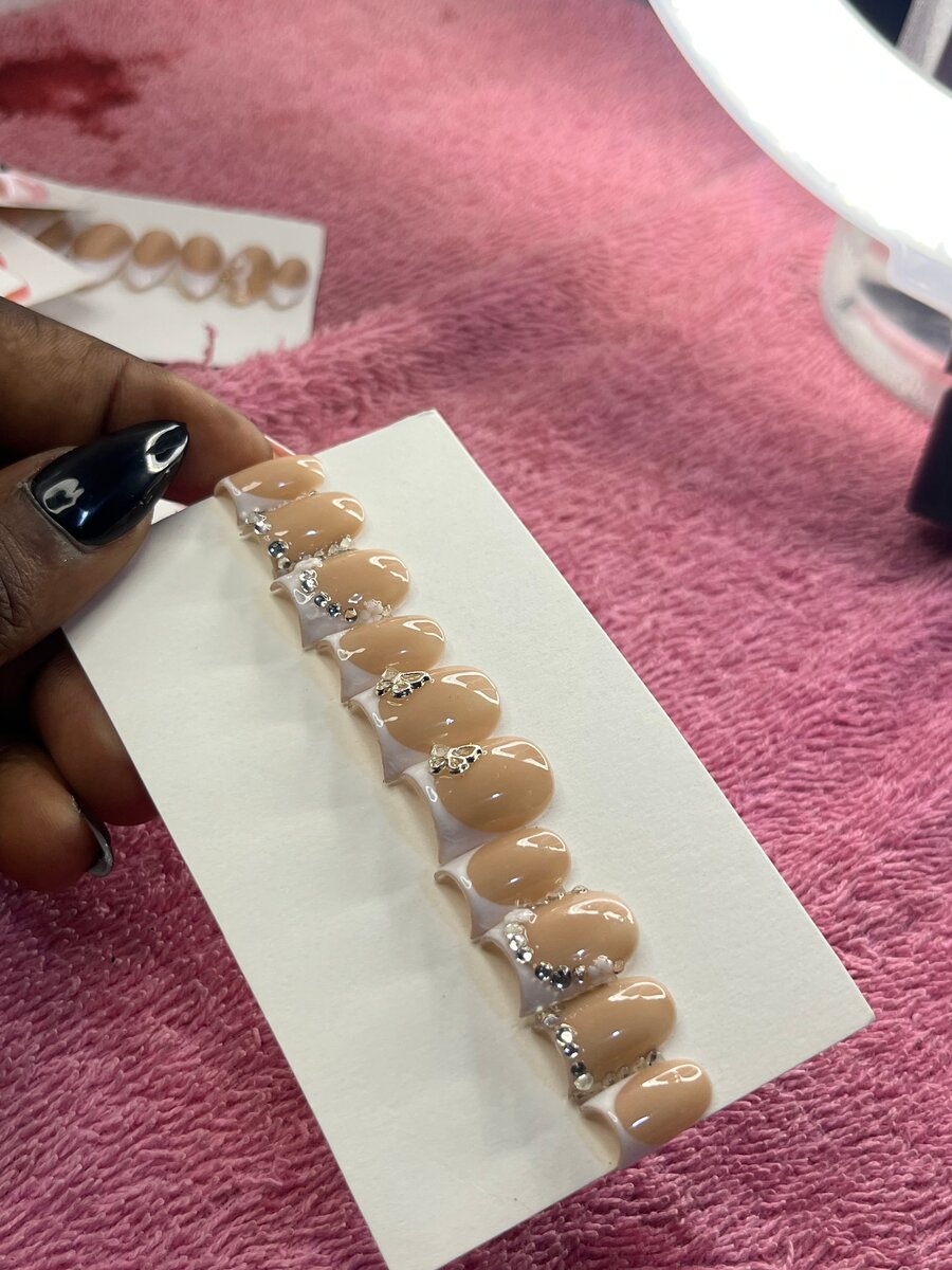 Faux ongles en résine avec strass