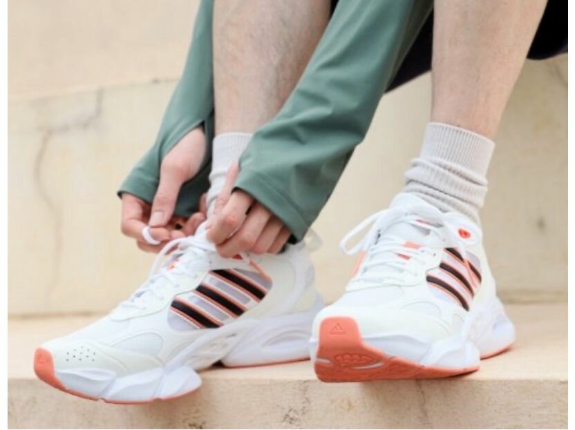 Chaussures Adidas blanches