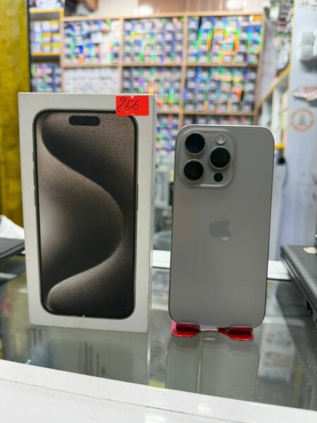 iPhone 15 pro 256 giga tout pa