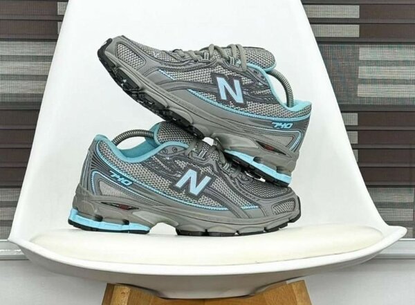 NEW BALANCE 740