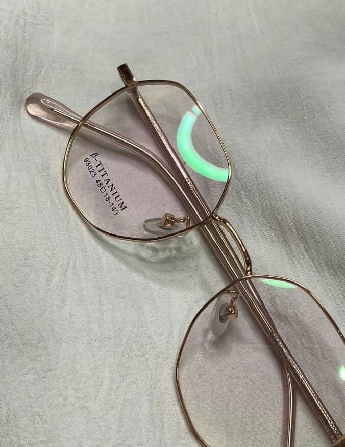 Lunettes en titane élégantes