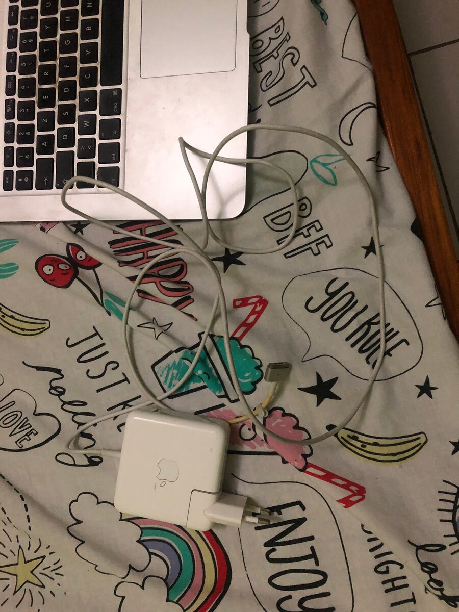 Apple MacBook Charger