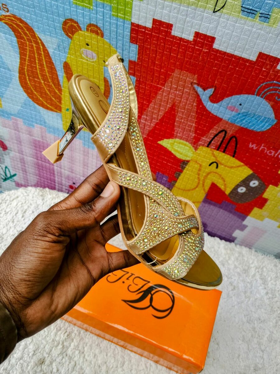 Sandales à talons élégantes