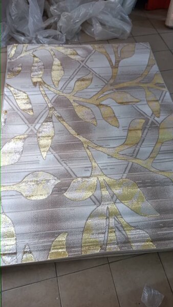 Elegant Floral Area Rug