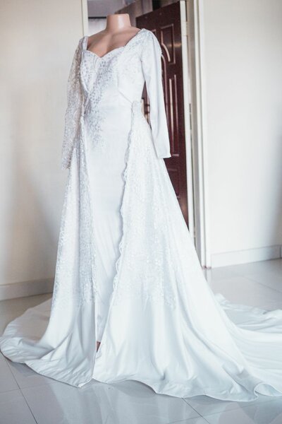 Wedding Dress with Over skirt and veil for hire