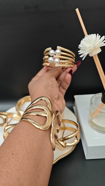 Bracelet doré perles élégantes