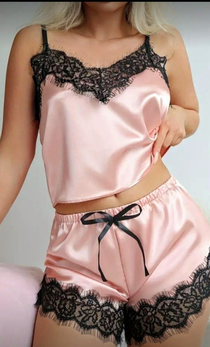 Ensemble Satiné avec Dentelle