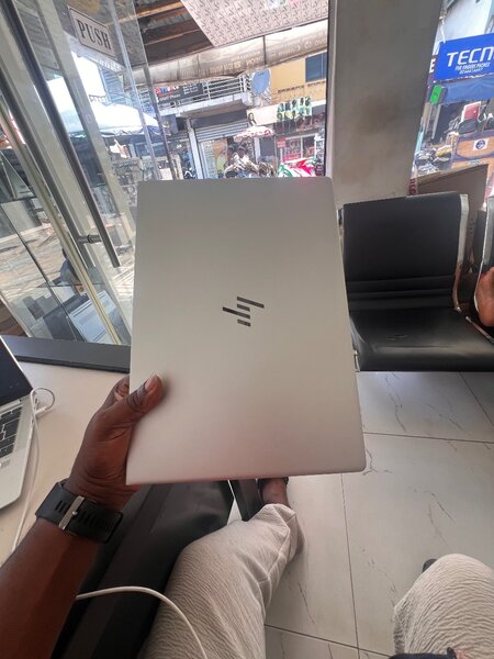 HP G7  i7  10GEN VPRO